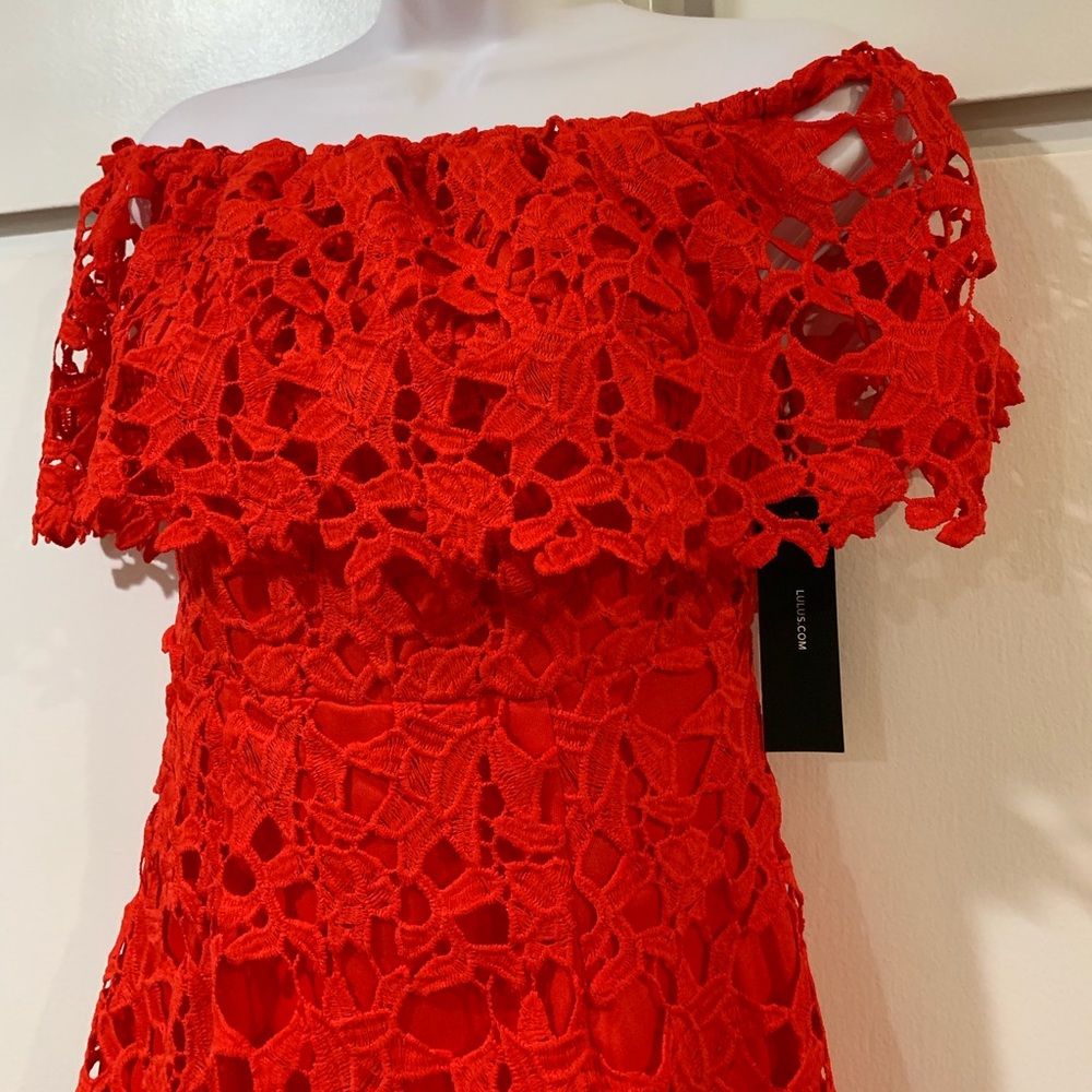 NWT LULU’S Genevieve Off-The-Shoulder Red Dress - Picture 8 of 9